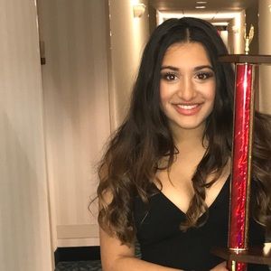 Meet your Posher, Hirangi